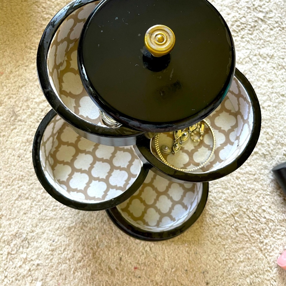 Jewelry holder